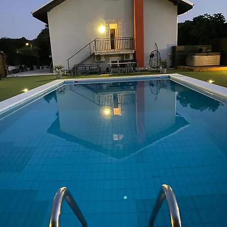 Ema Villa Drnis
